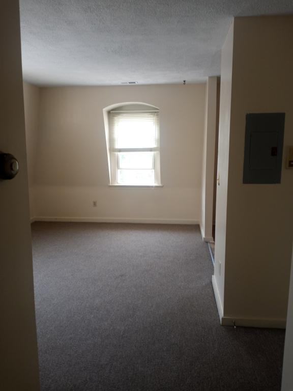 1501 Chapel St - Photo 4 of 6