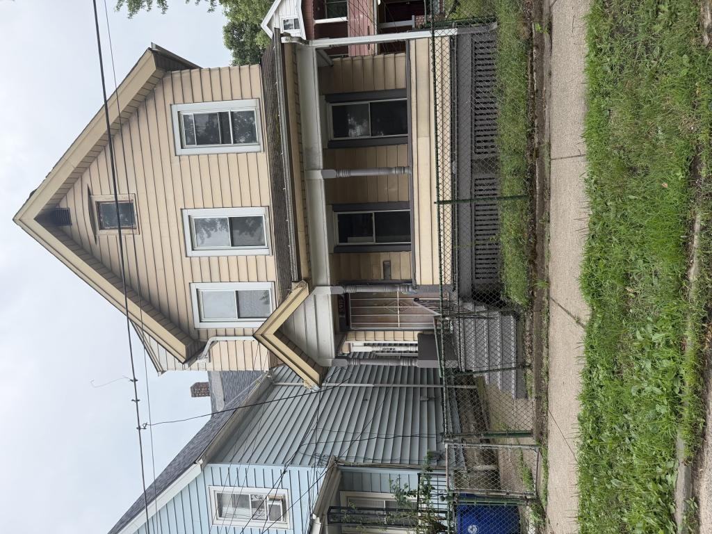 5910 Bonna Ave