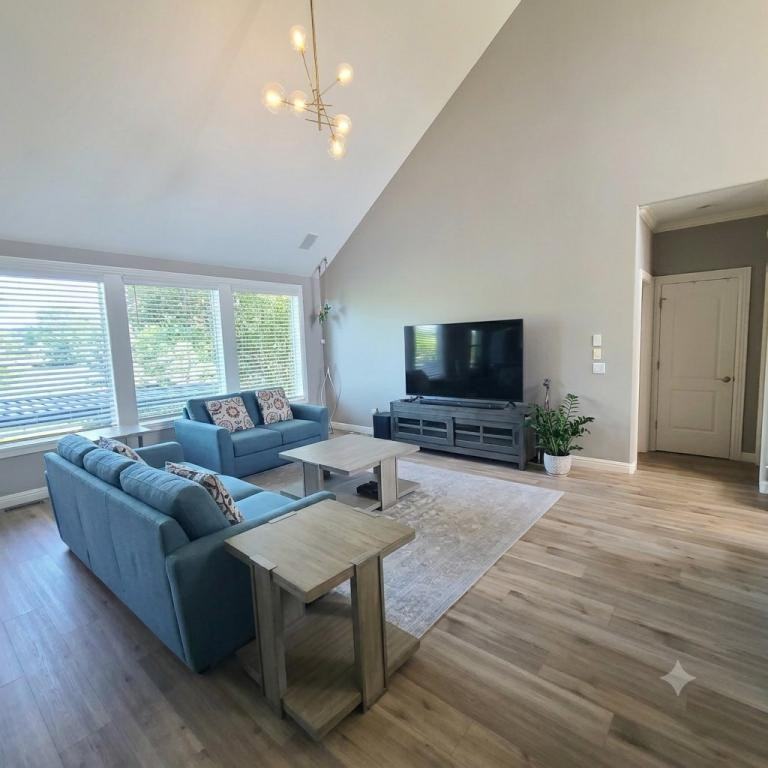 1815 Worthington Dr - Photo 3 of 21