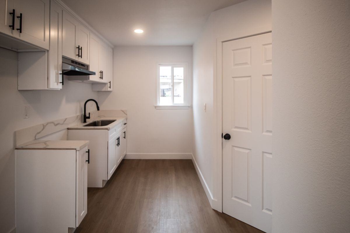 2216 Continental Ave ##B - Photo 7 of 7