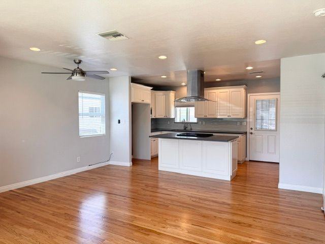 9528 Brierfield St - Photo 3 of 16