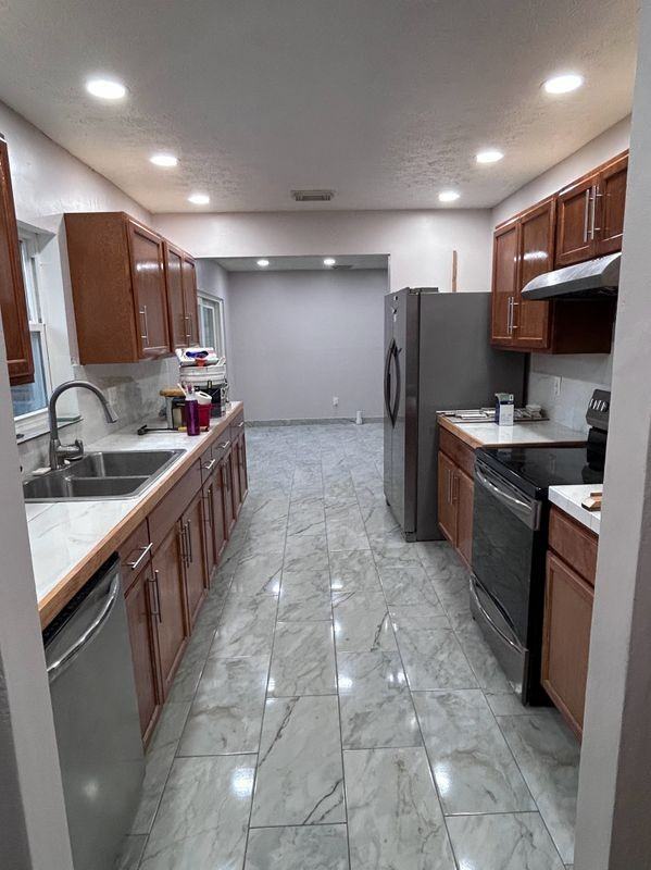933 Sw Dalton Ave - Photo 2 of 3