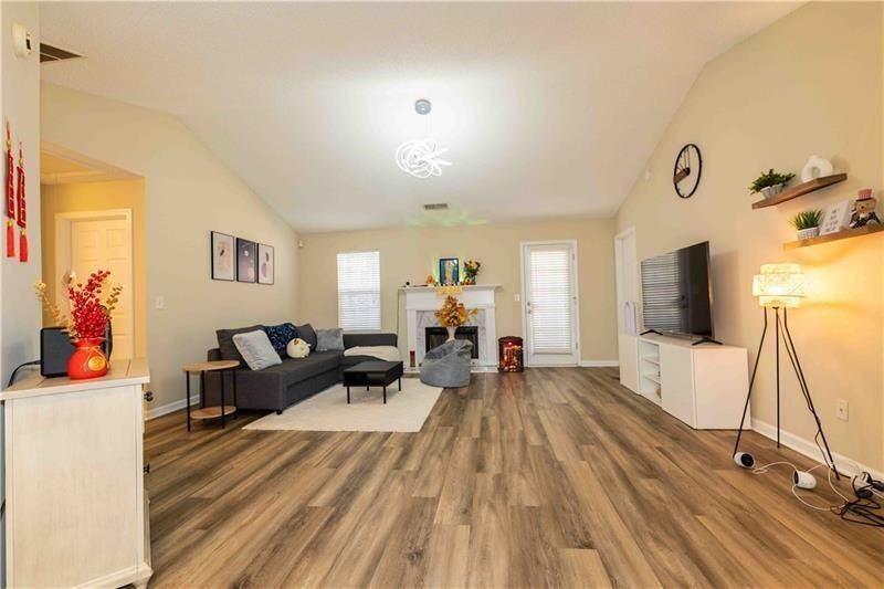 199 Amelia Creek Way - Photo 5 of 33