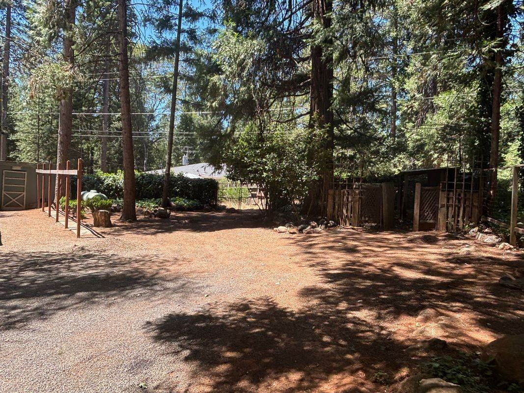 14737 Wildlife Dr - Photo 2 of 15
