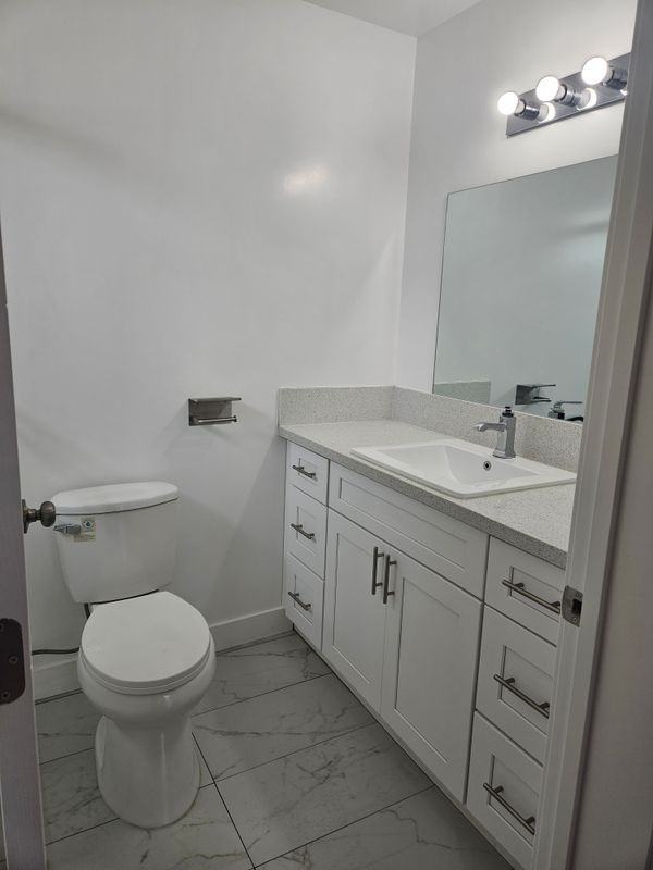 4832 Saturn St - Photo 5 of 20