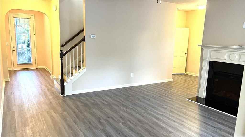 3689 Brockenhurst Dr - Photo 3 of 11