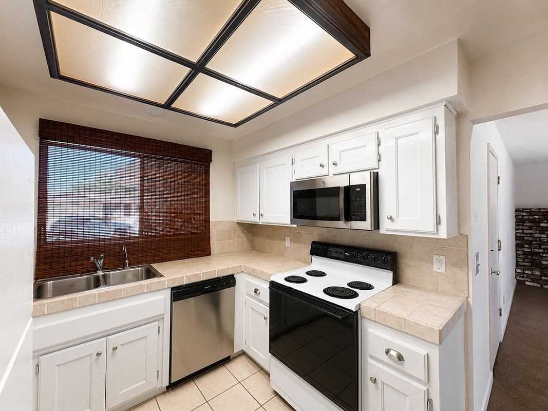 3440 La Jolla Dr - Photo 6 of 24