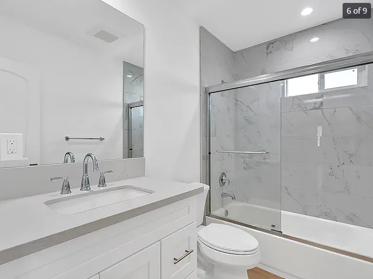 2514 E Adams St - Photo 2 of 3