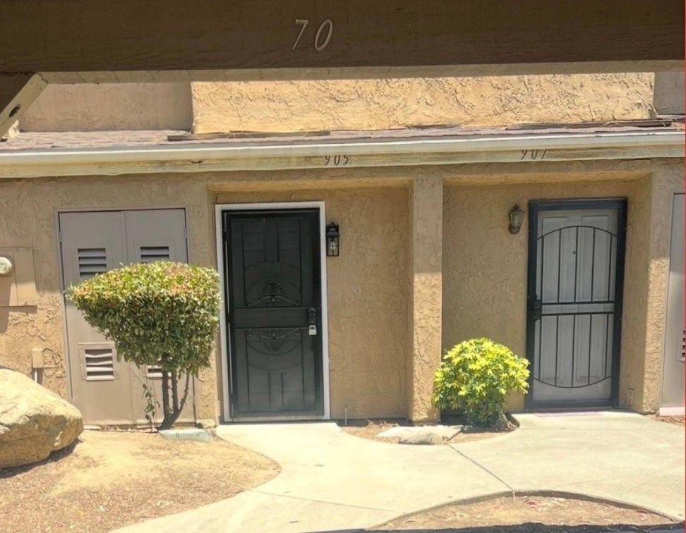 905 S Mountain Ave - Photo 2 of 7