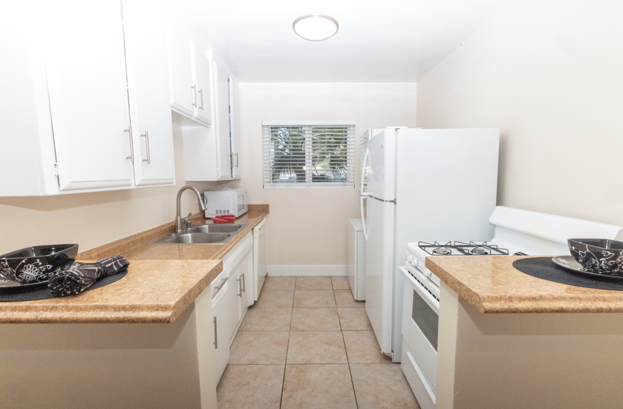 La Casa Blanca - Photo 3 of 45