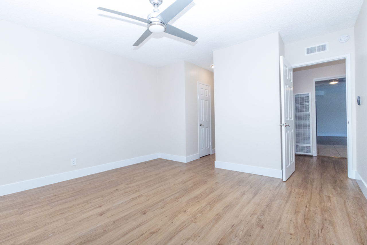 La Casa Blanca - Photo 6 of 45