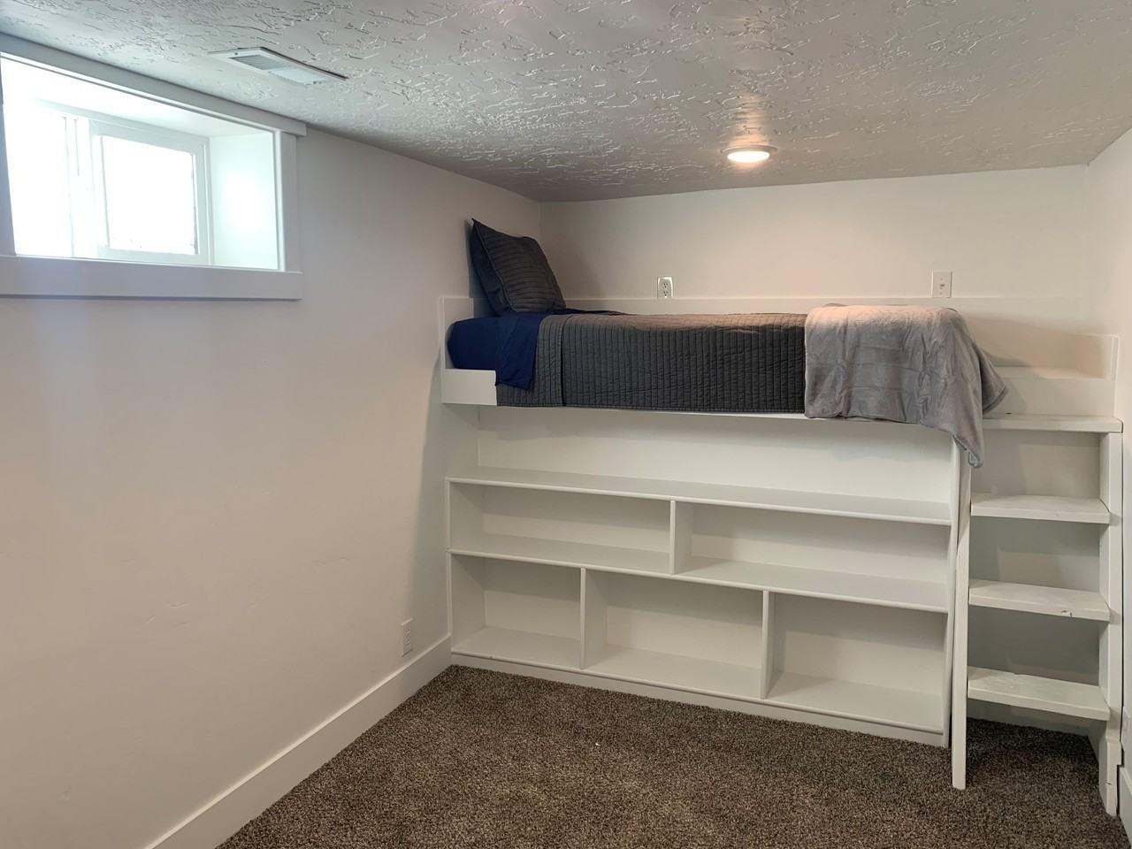 1799 Curtis Ave - Photo 7 of 12