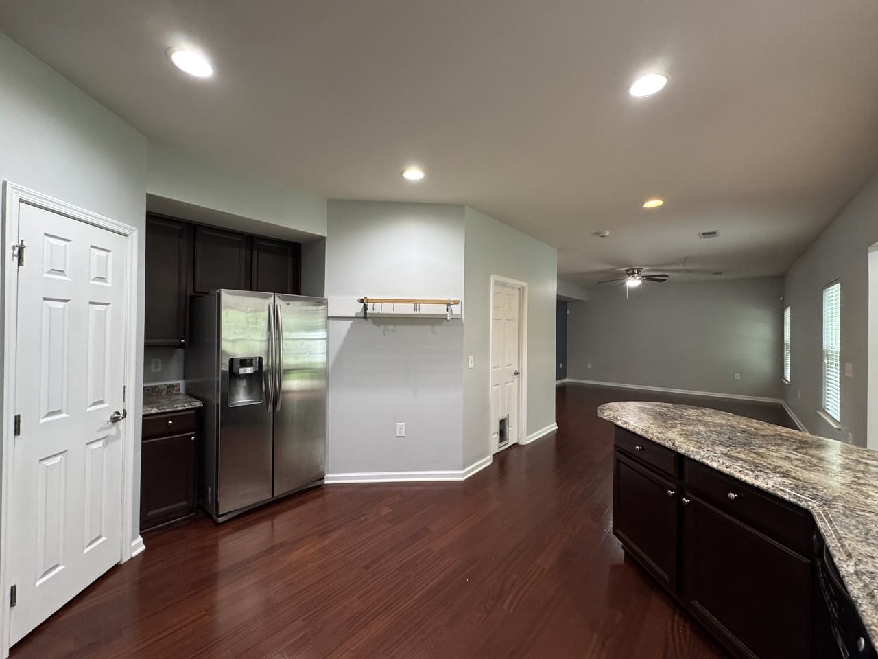 624 Leonard Ln - Photo 4 of 34