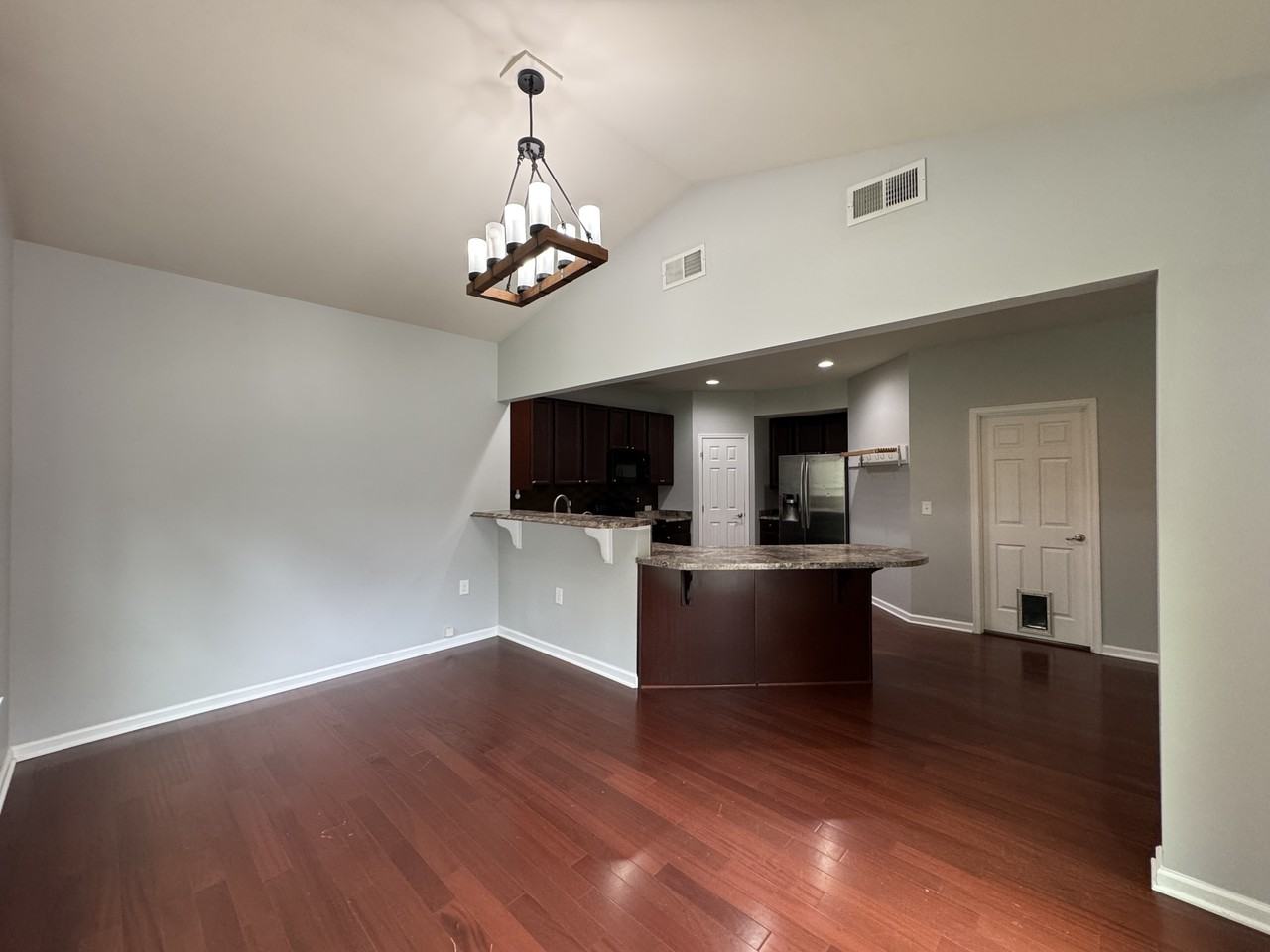 624 Leonard Ln - Photo 7 of 34