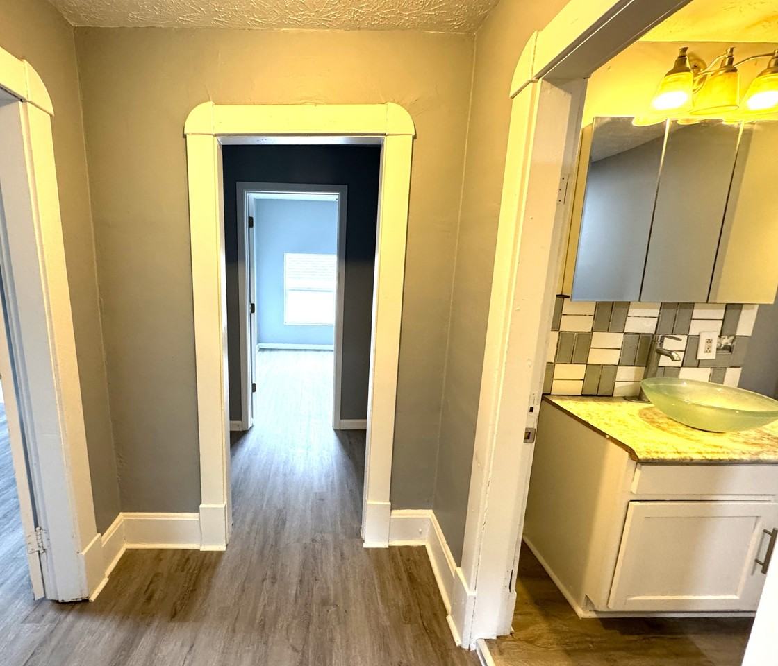 2028 N Dexter St - Photo 6 of 13