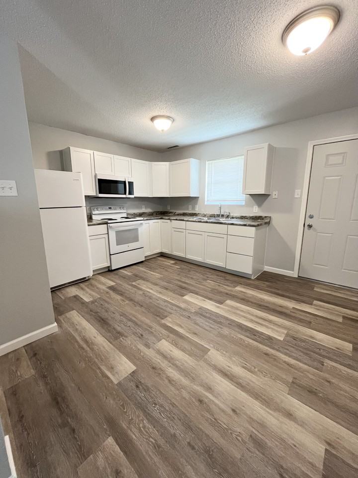 1423 Alonzo Pl - Photo 4 of 17