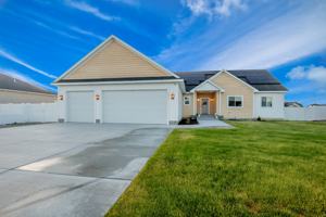 featured image of 3879 E Pepperwood