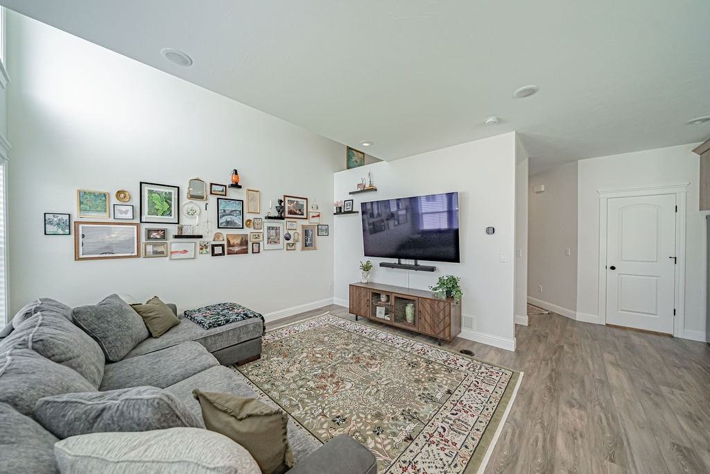 4725 Witts End - Photo 2 of 13
