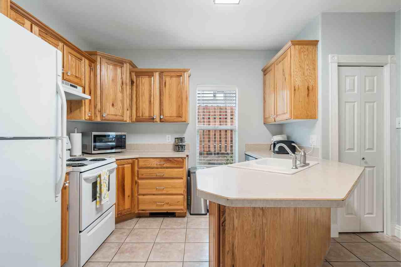 560 H St - Photo 4 of 35