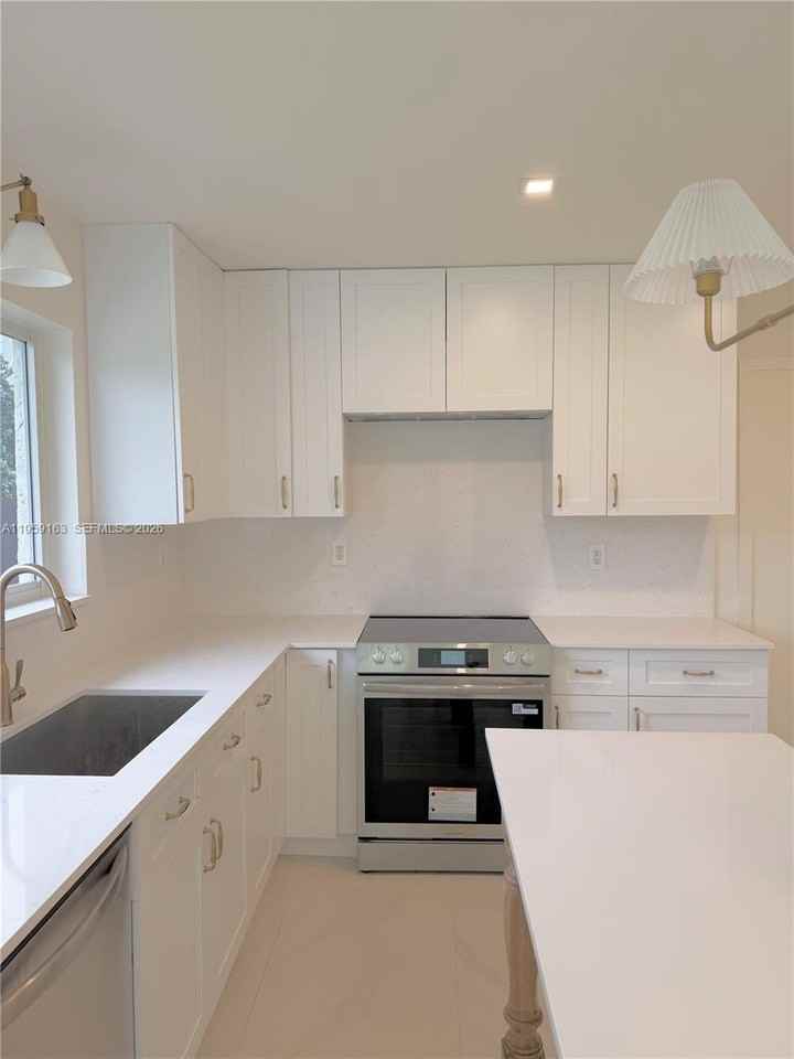 19221 Sw 92nd Rd - Photo 5 of 14