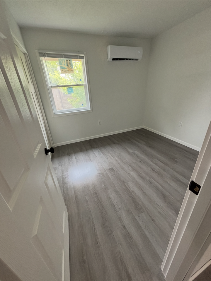 323 Seward Ave #6 - Photo 7 of 7