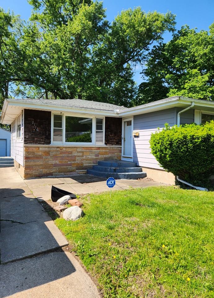 2116 W Kettelle St - Photo 2 of 32
