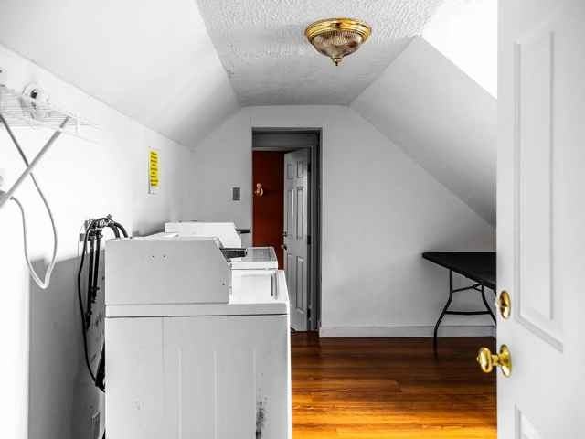 241 Center St #B - Photo 5 of 14