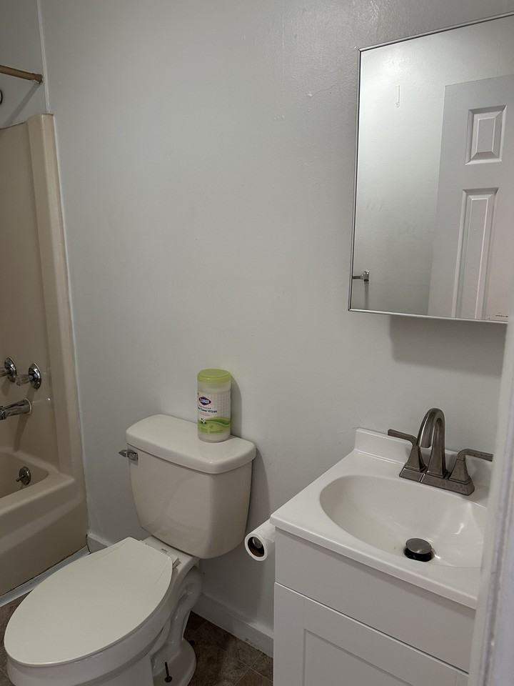 10 Macomb St #7 - Photo 2 of 5