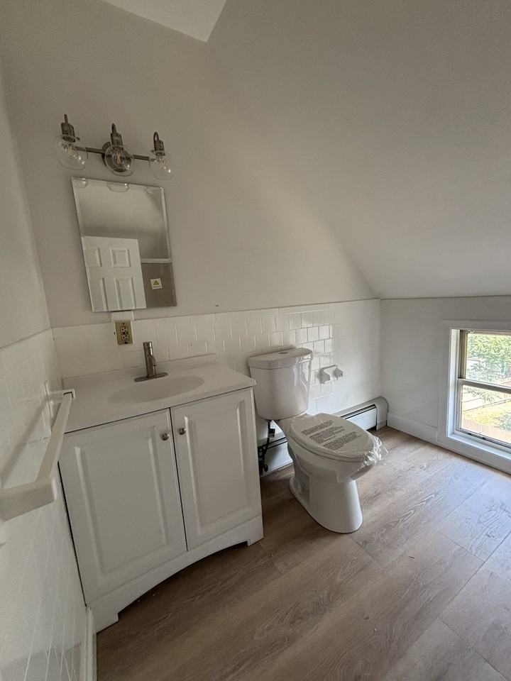 76 Beacon Ave #8 - Photo 2 of 10
