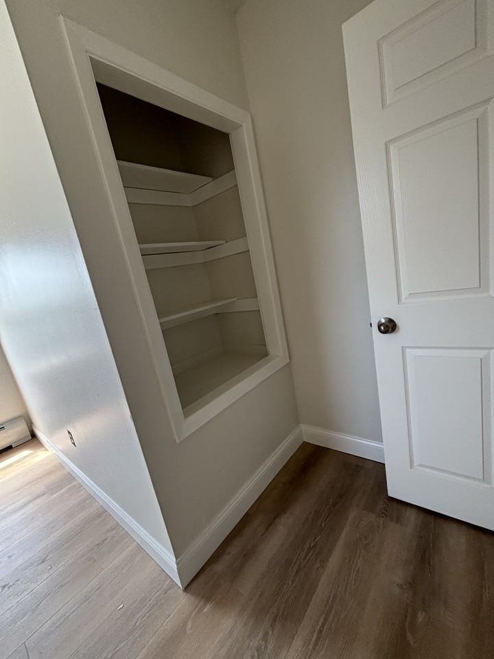 76 Beacon Ave #8 - Photo 3 of 10