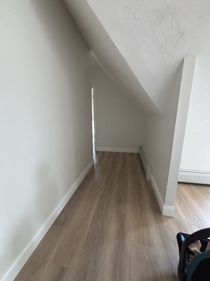 76 Beacon Ave #8 - Photo 4 of 10