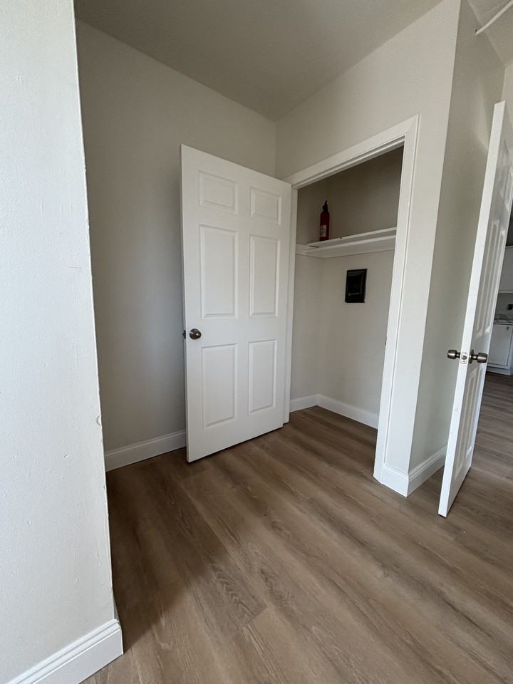 76 Beacon Ave #8 - Photo 7 of 10