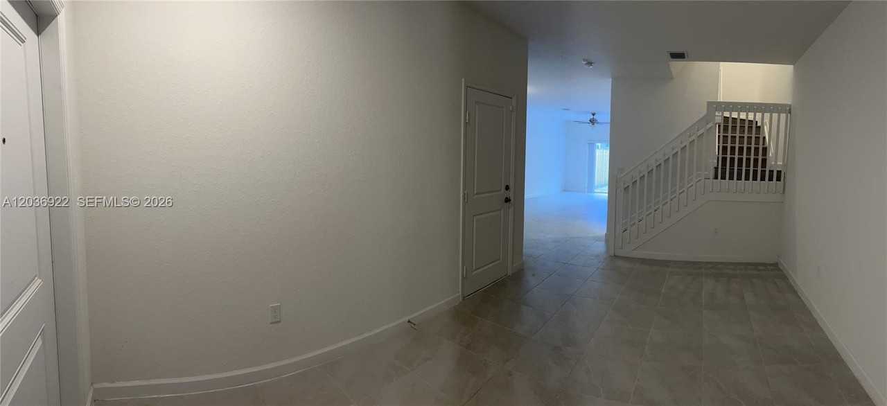 1120 Se 26th Rd - Photo 5 of 38