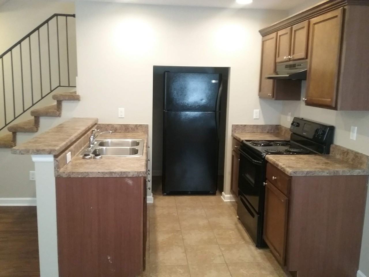 1011 Oak St #B - Photo 3 of 6