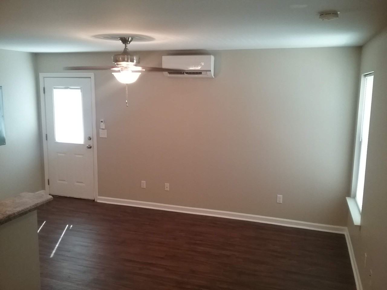 1011 Oak St #B - Photo 4 of 6