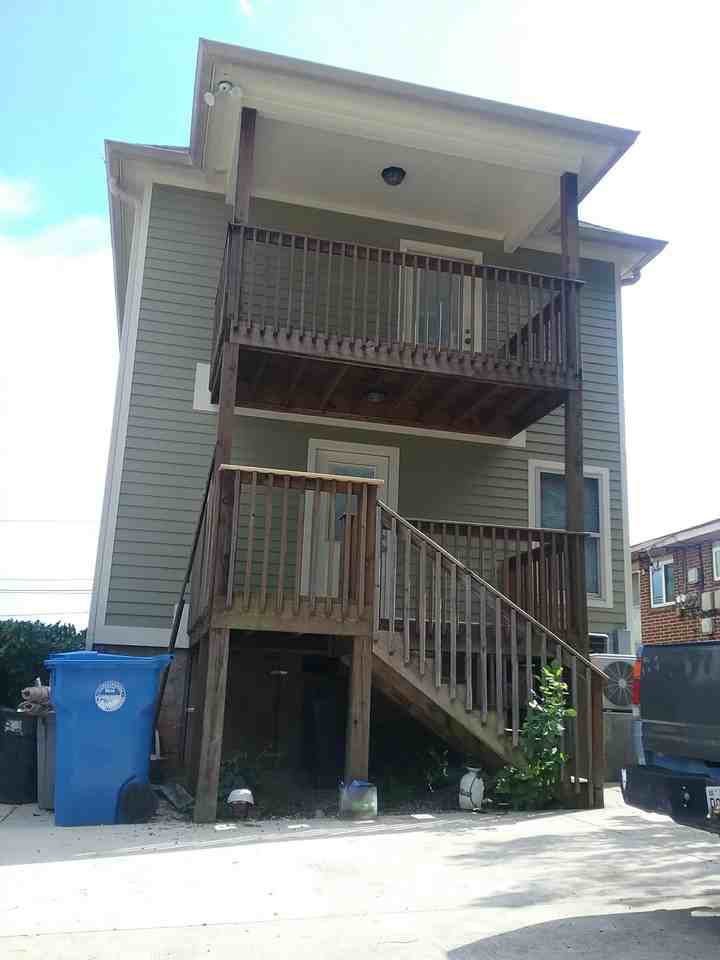 1011 Oak St #B - Photo 5 of 6