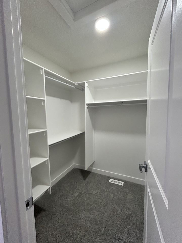 127 Mitchell Bend - Photo 3 of 28