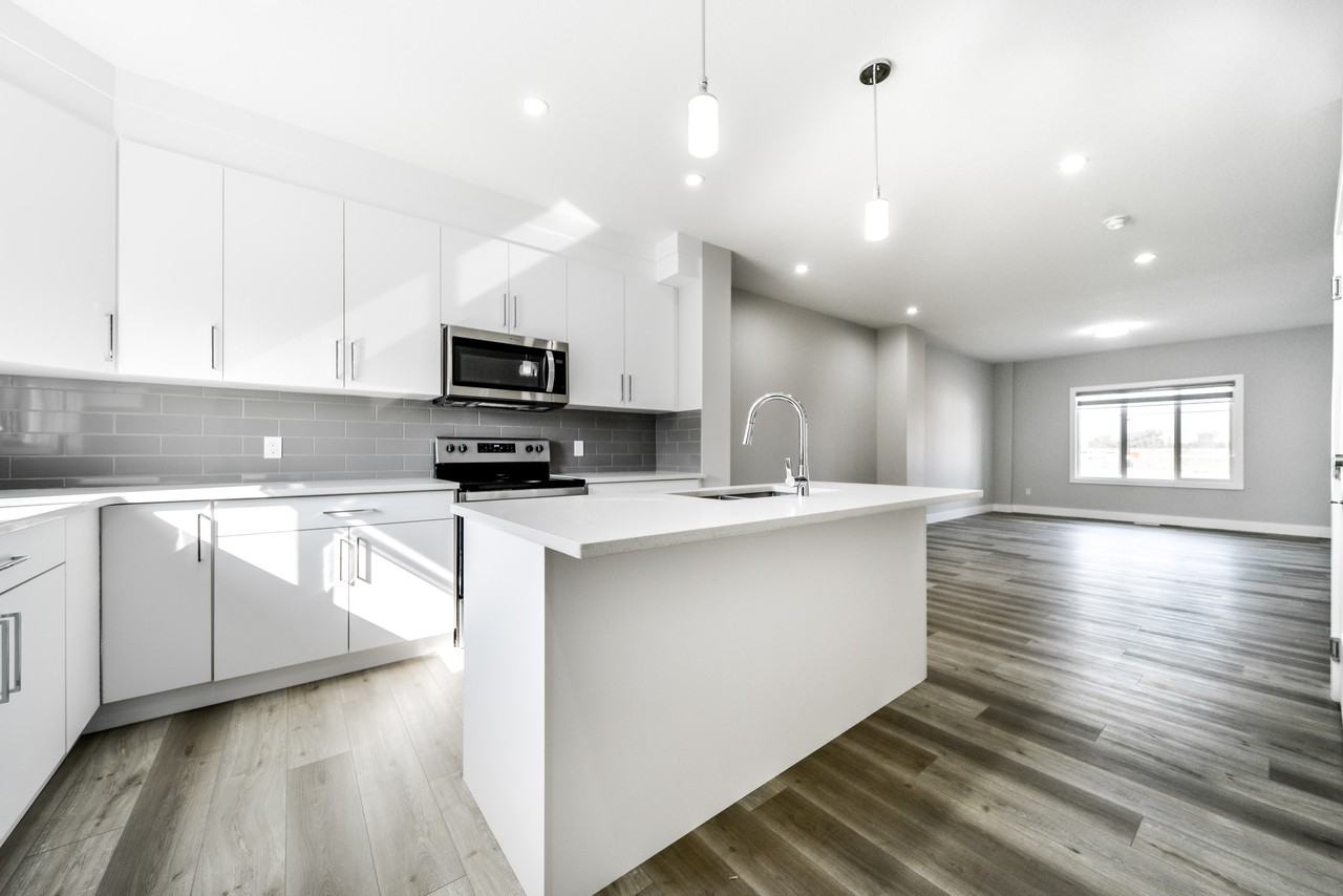 595-M Blackstone Blvd - Photo 4 of 27