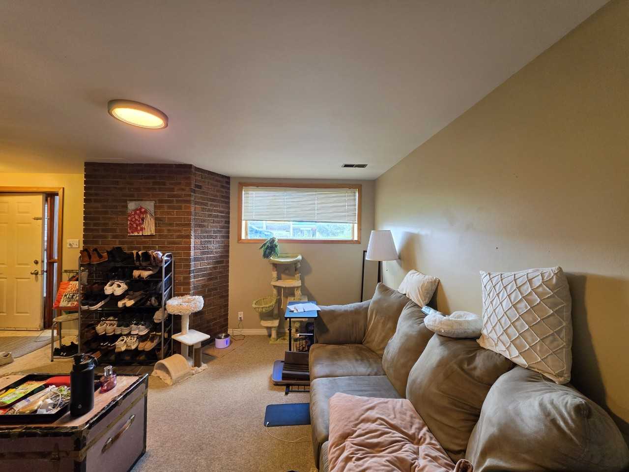 1704 48 Avenue SW, Calgary - Photo 5 of 22