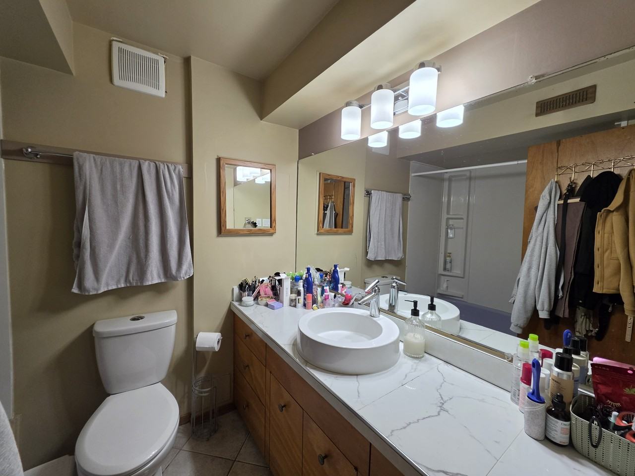 1704 48 Avenue SW, Calgary - Photo 7 of 22
