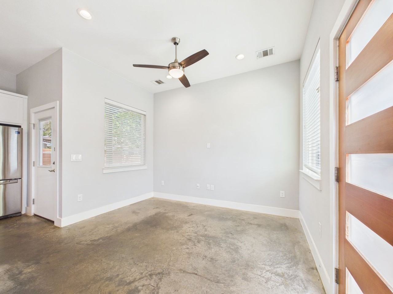 6204 Langham St - Photo 3 of 48