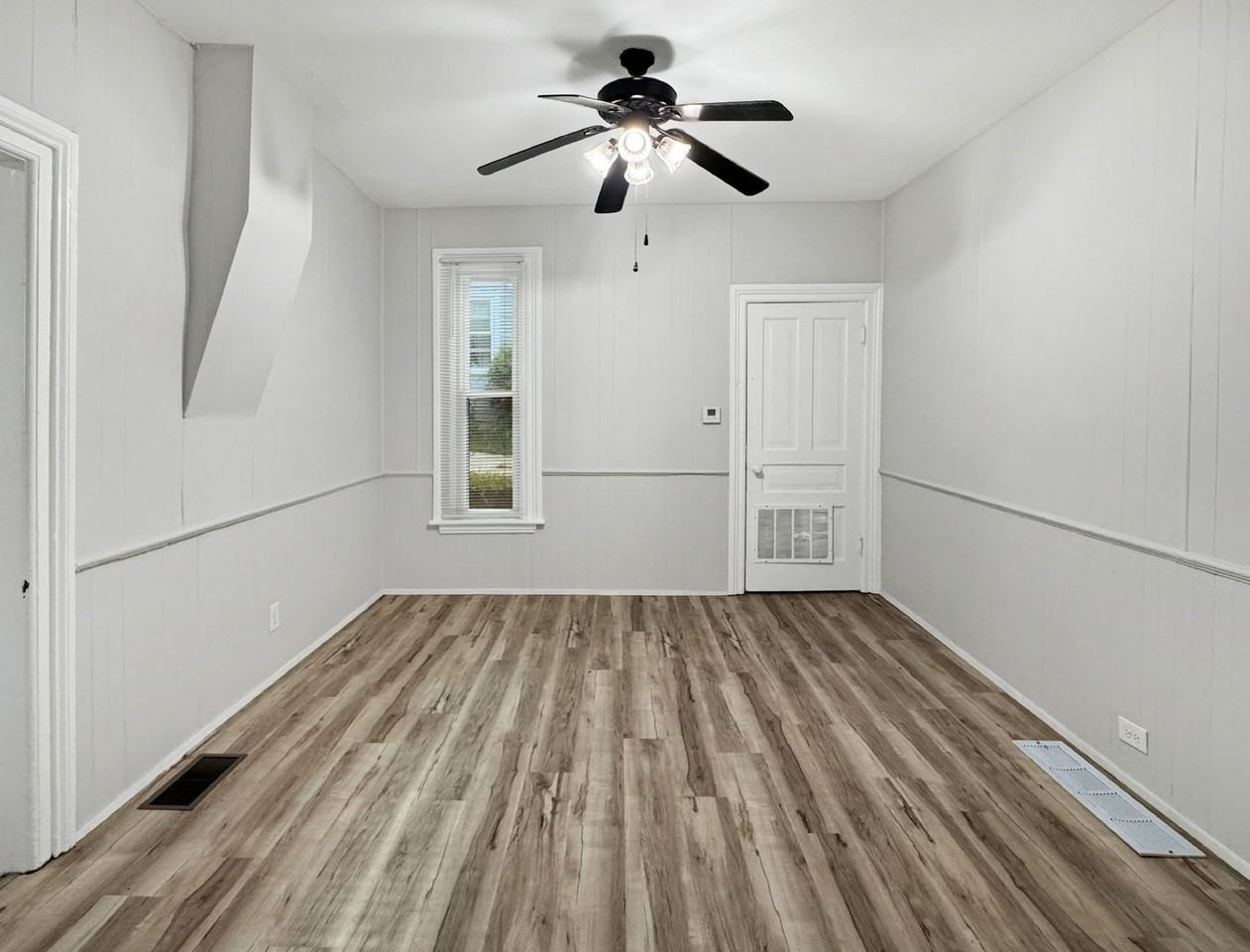1400 Lafayette Ave Ne - Photo 3 of 8