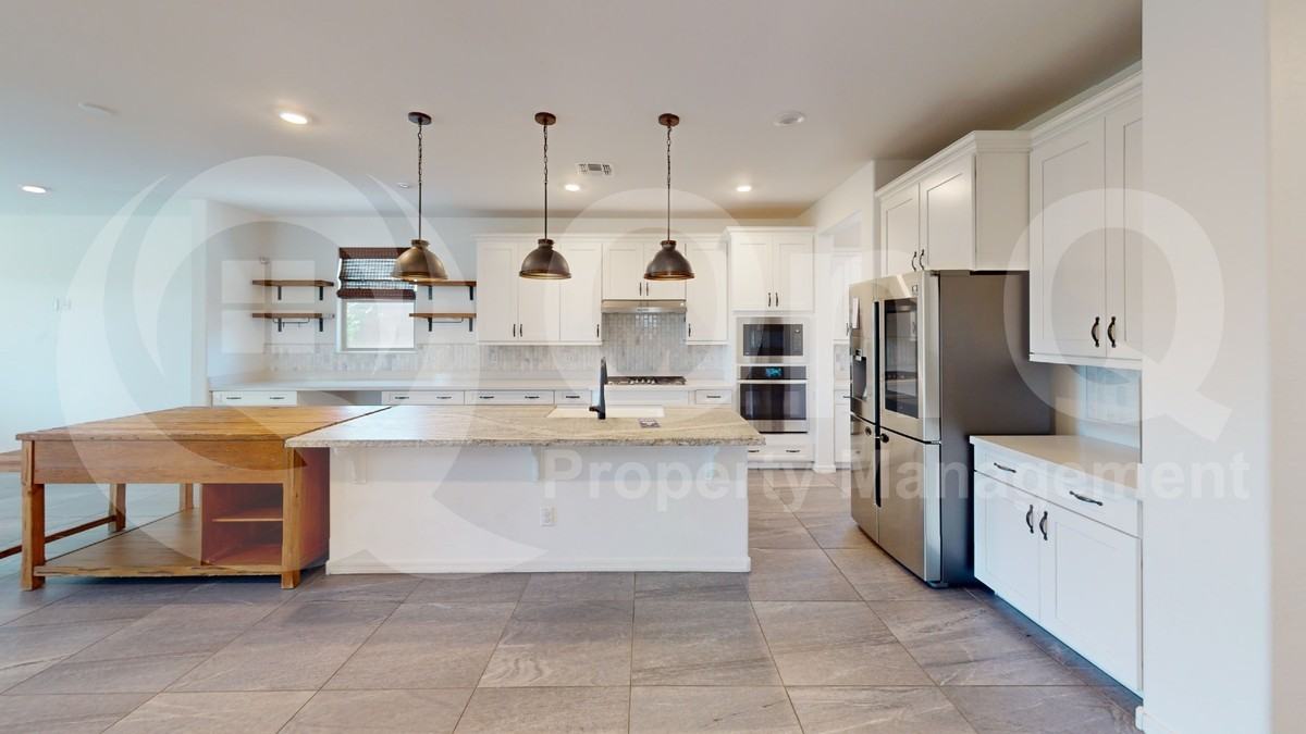 4602 S Flare - Photo 4 of 28