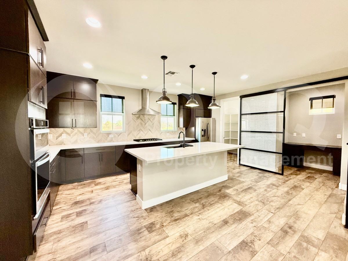 687 W Flintlock Way - Photo 3 of 29
