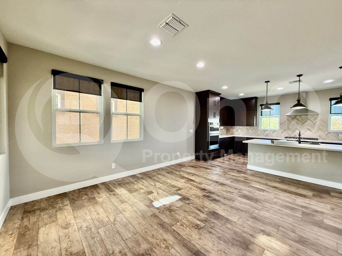 687 W Flintlock Way - Photo 5 of 29