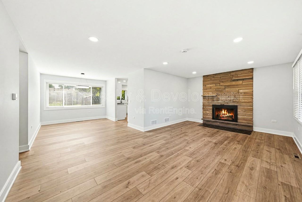 106 Hawthorne Dr - Photo 2 of 21