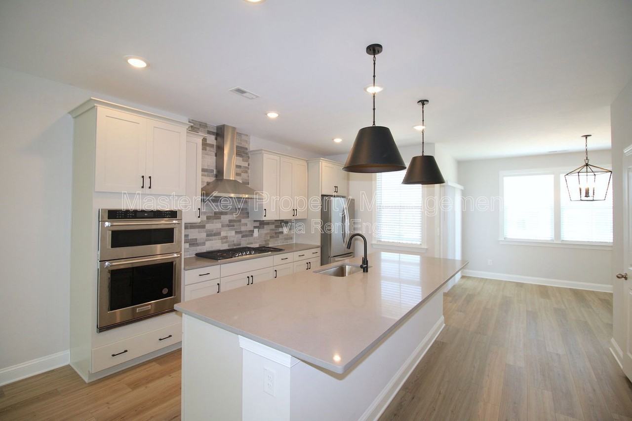 612 Amaranth Dr - Photo 7 of 26