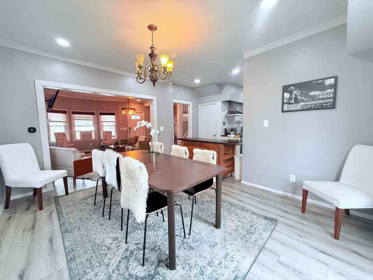 1610 Clarewood Ave - Photo 6 of 27