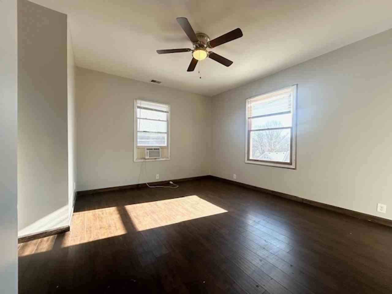 28 Juergens Ave - Photo 3 of 30