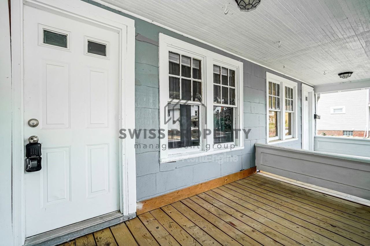 1339 E Kossuth St - Photo 2 of 15